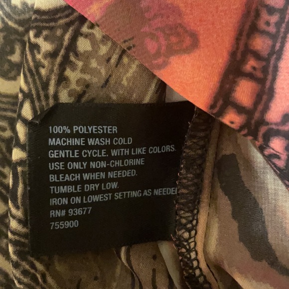 East 5th Plus SZ 2X Butterfly Print Semi Sheer Top - Picture 9 of 14